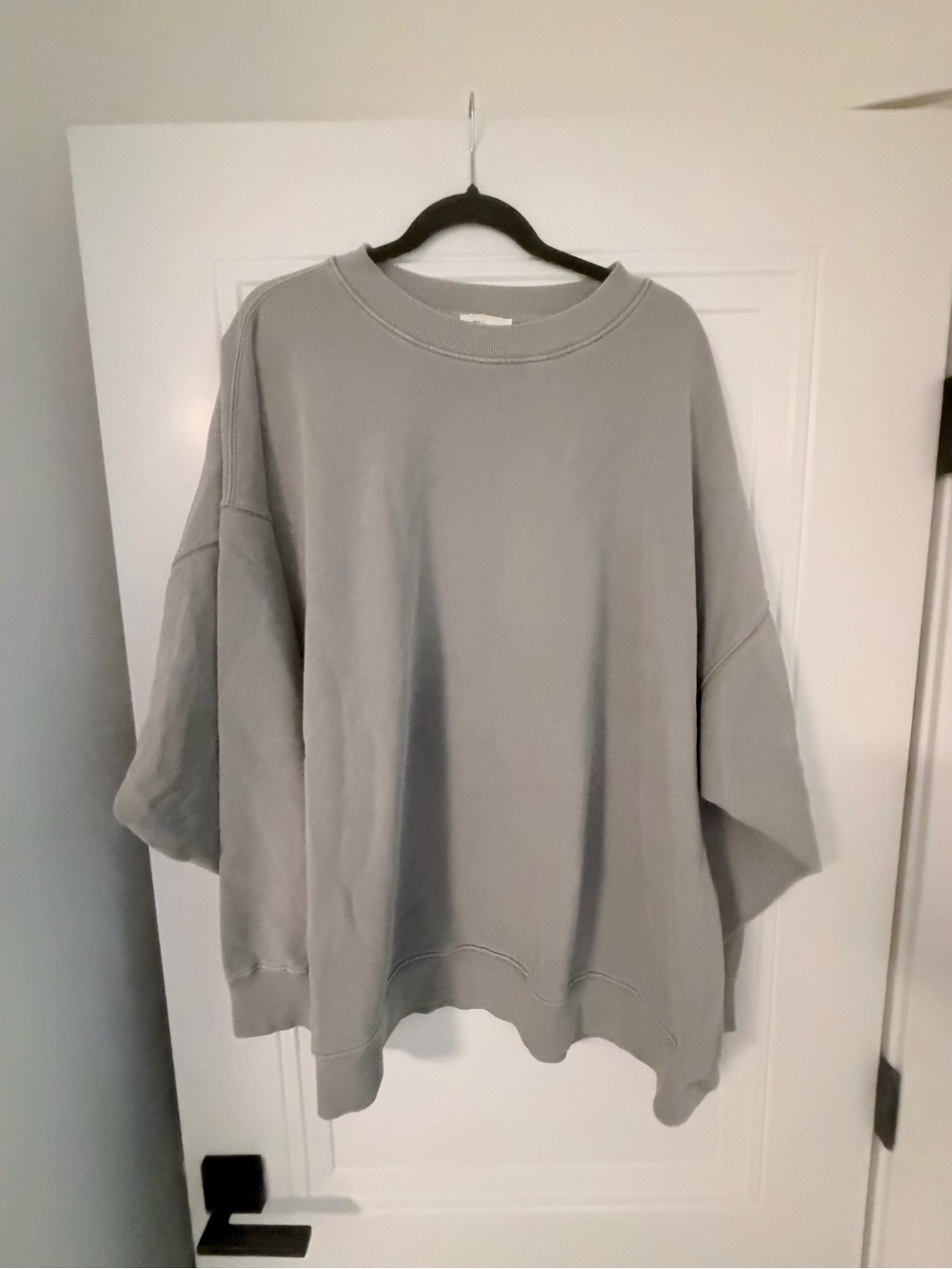 Relaxed Oversized Sweatshirt in Light Gray